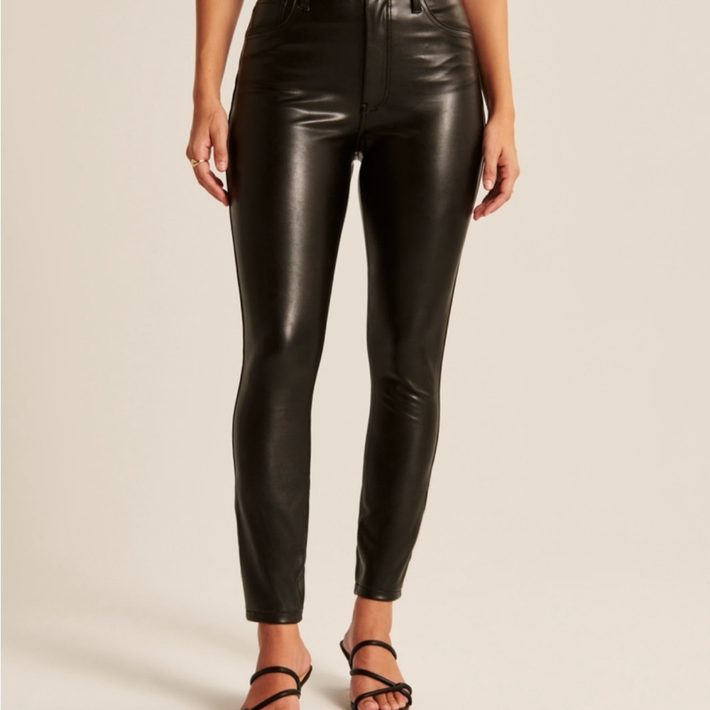Abercrombie NWOT Curve Love Vegan Leather Skinny Pant